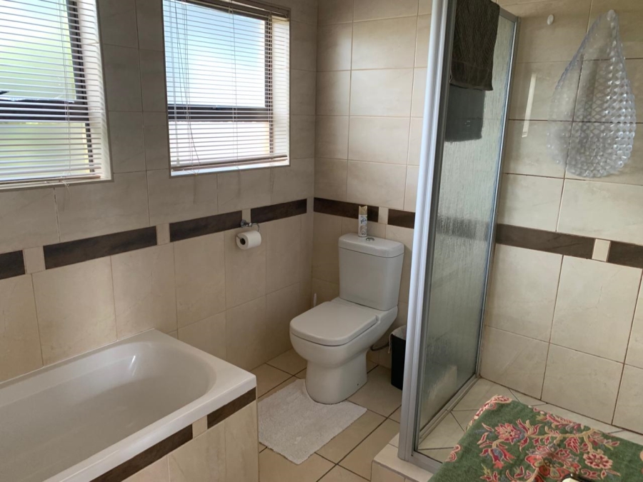 To Let 5 Bedroom Property for Rent in Diaz Beach Western Cape